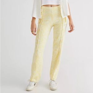 Lightweight knitted straight-leg tracksuit pants.